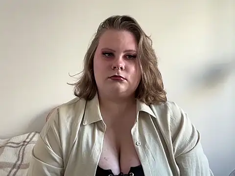 Snapshot of BriannaFlirty chatting on October 2, 12:19 pm BriannaFlirty online show from October 2, 12:19 pm