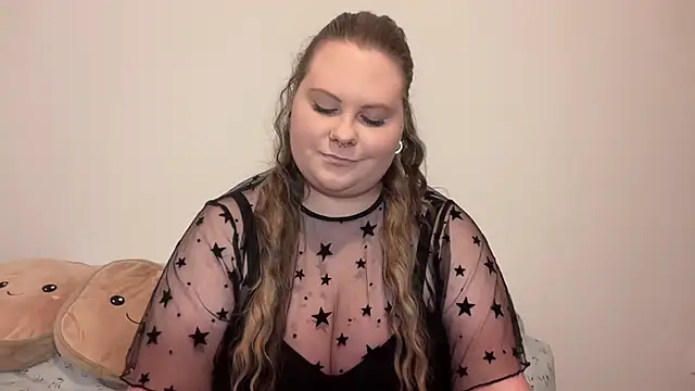 Snapshot of BriannaFlirty chatting on November 3, 7:17 pm BriannaFlirty online show from November 3, 7:17 pm