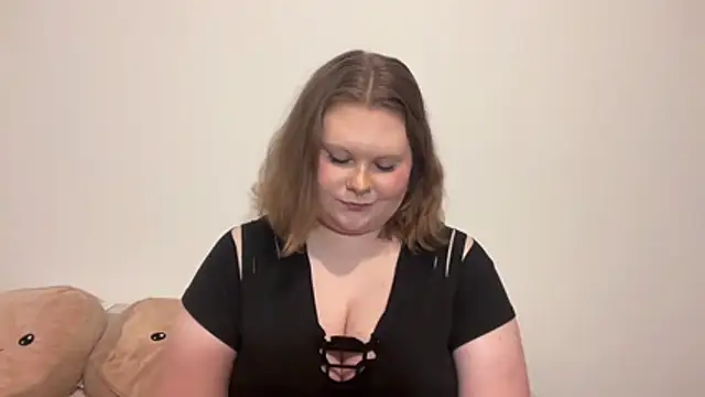 Snapshot of BriannaFlirty chatting on November 9, 7:45 am BriannaFlirty online show from November 9, 7:45 am