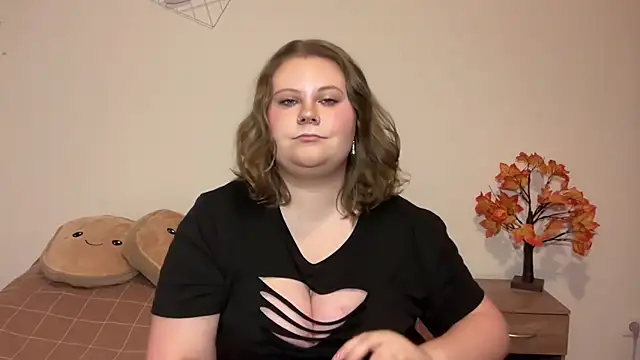 Snapshot of BriannaFlirty chatting on November 28, 7:19 am BriannaFlirty online show from November 28, 7:19 am