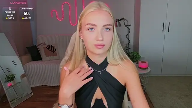 TessaGrays online show from July 17, 11:07 am