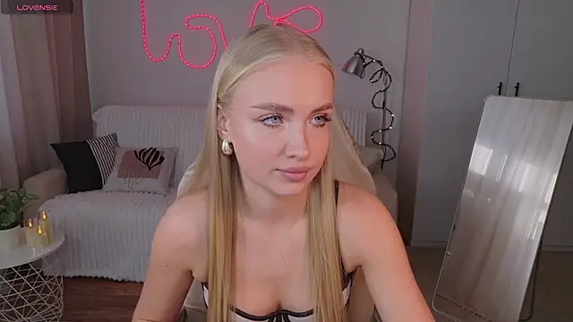 TessaGrays online show from February 22, 7:55 am