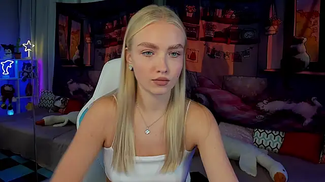 Snapshot of TessaGrays chatting on October 31, 11:18 am TessaGrays online show from October 31, 11:18 am