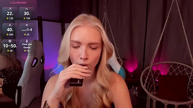 Snapshot of TessaGrays chatting on November 20, 12:50 pm TessaGrays online show from November 20, 12:50 pm