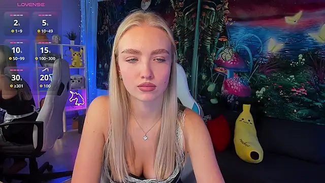 Snapshot of TessaGrays chatting on October 28, 10:58 am TessaGrays online show from October 28, 10:58 am