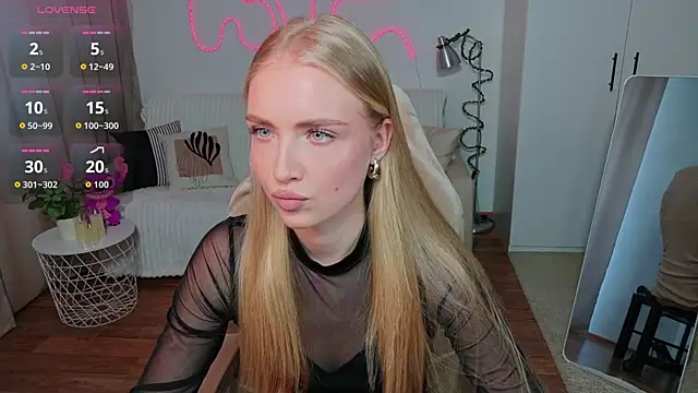 Snapshot of TessaGrays chatting on May 6, 12:31 pm TessaGrays online show from May 6, 12:31 pm