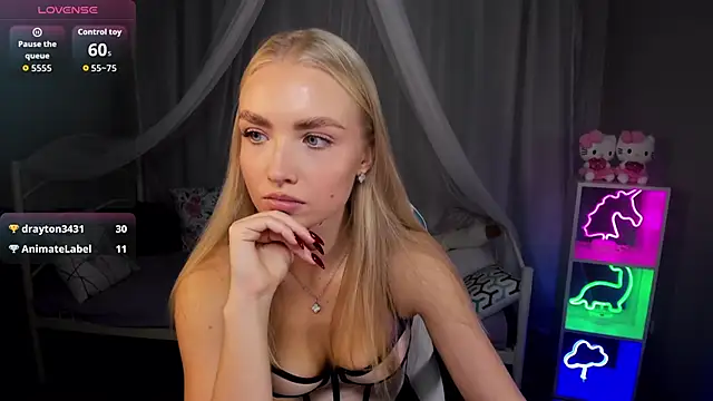 Snapshot of TessaGrays chatting on October 24, 9:52 am TessaGrays online show from October 24, 9:52 am