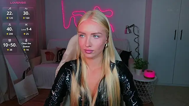 TessaGrays online show from August 6, 2:23 pm