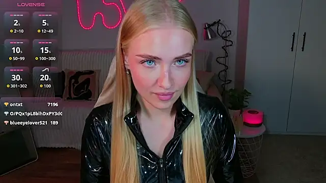 Snapshot of TessaGrays chatting on May 31, 6:09 pm TessaGrays online show from May 31, 6:09 pm