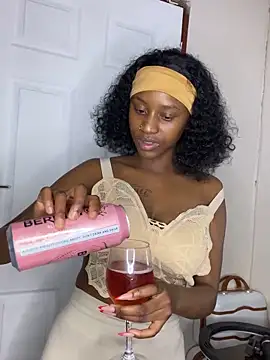 Snapshot of Sirah1 chatting on November 20, 10:20 pm Sirah1 online show from November 20, 10:20 pm