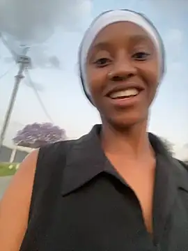 Snapshot of Sirah1 chatting on October 21, 4:28 pm Sirah1 online show from October 21, 4:28 pm