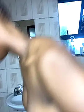 Snapshot of Sirah1 chatting on November 28, 10:48 am Sirah1 online show from November 28, 10:48 am