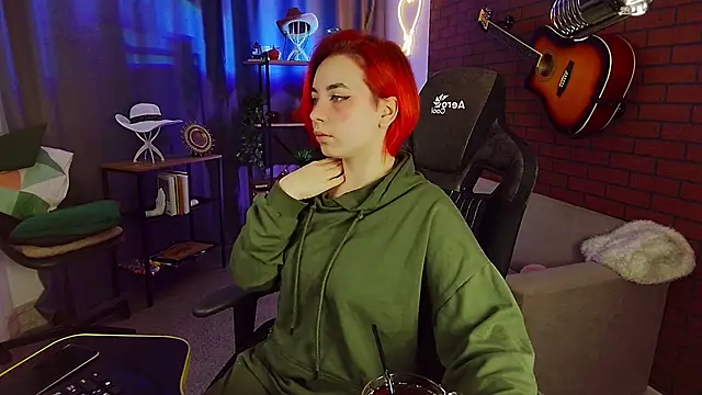 MarcelineChi online show from December 3, 5:30 am