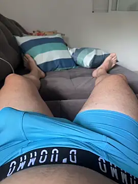 luizrgg online show from May 4, 11:46 am