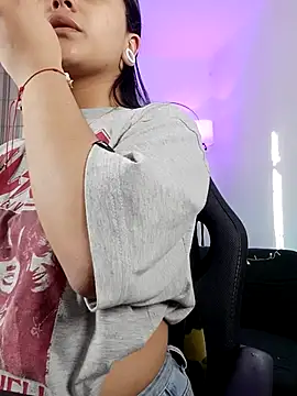 Snapshot of Alana-sweet chatting on October 16, 9:45 pm Alana-sweet online show from October 16, 9:45 pm
