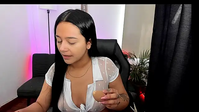 Snapshot of Alana-sweet chatting on September 30, 4:46 pm Alana-sweet online show from September 30, 4:46 pm