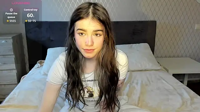 Snapshot of ShellyMoon_ chatting on September 29, 1:17 pm ShellyMoon online show from September 29, 1:17 pm