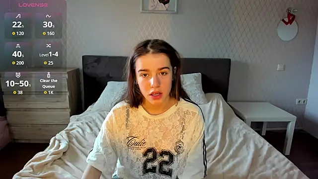 Snapshot of ShellyMoon_ chatting on October 6, 12:39 pm ShellyMoon online show from October 6, 12:39 pm