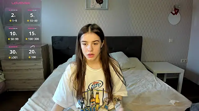 Snapshot of ShellyMoon_ chatting on October 12, 12:28 pm ShellyMoon online show from October 12, 12:28 pm