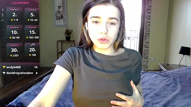 Snapshot of ShellyMoon_ chatting on October 9, 2:17 pm ShellyMoon online show from October 9, 2:17 pm