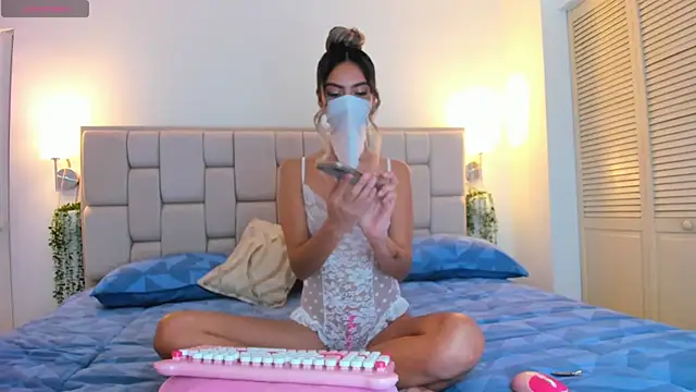 dalila alii online show from November 27, 3:34 pm