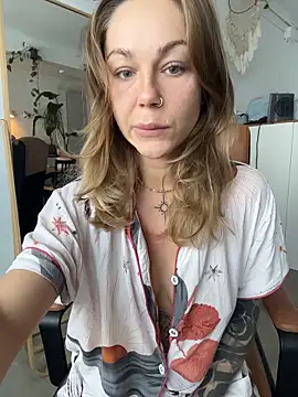 MiraLuna online show from November 28, 1:22 pm