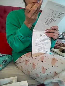 Valentina Squirt- online show from November 27, 9:10 am