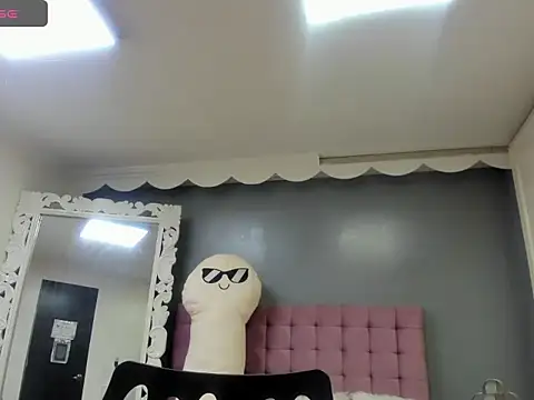 lola cook online show from November 13, 8:02 pm