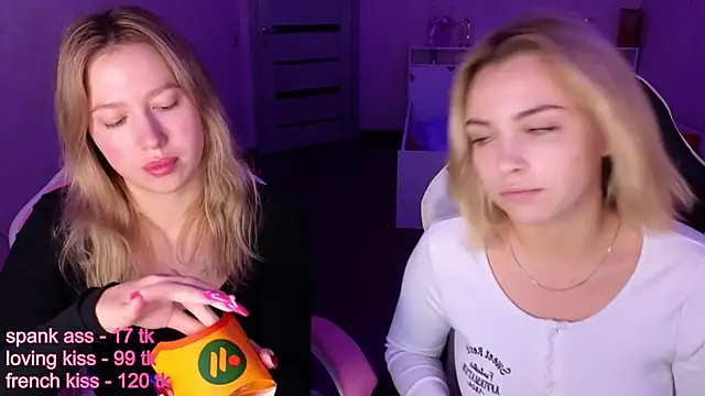 stefany and bettany online show from October 30, 7:55 pm