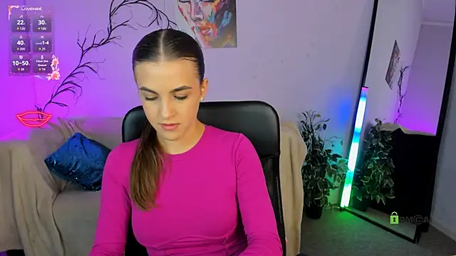 Snapshot of lina_fox12 chatting on October 12, 12:17 pm lina fox12 online show from October 12, 12:17 pm