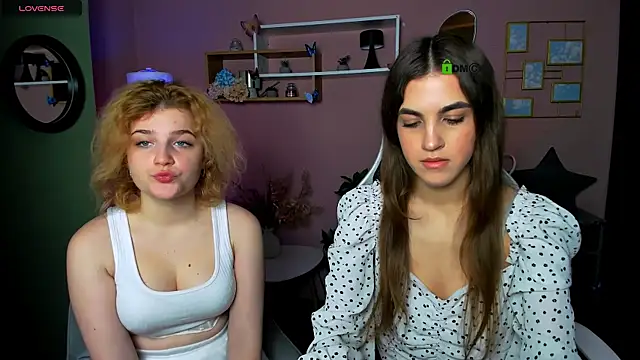 Snapshot of lina_fox12 chatting on December 16, 1:15 pm lina fox12 online show from December 16, 1:15 pm