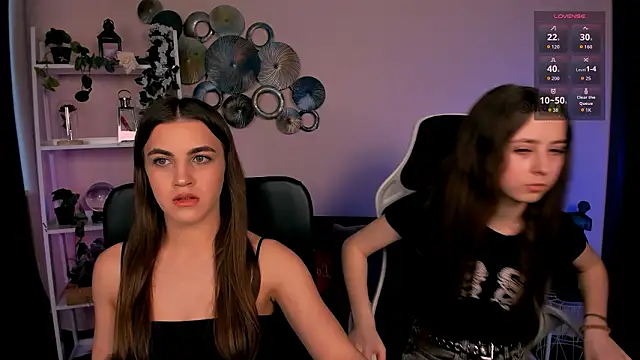 Snapshot of lina_fox12 chatting on March 19, 1:33 pm lina fox12 online show from March 19, 1:33 pm