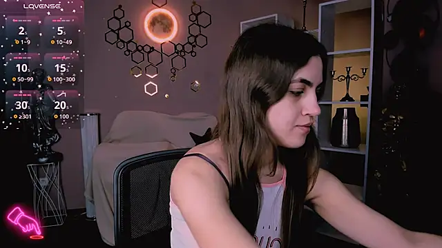 lina fox12 online show from December 3, 1:21 pm