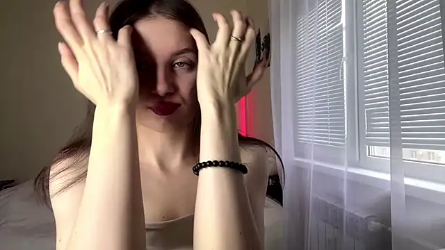 JanellHousen online show from April 10, 6:09 am