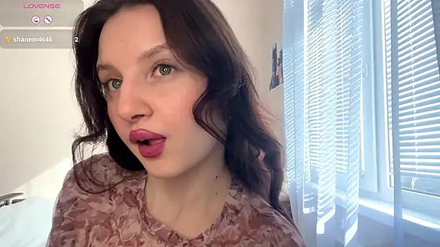 JanellHousen online show from March 26, 6:22 am