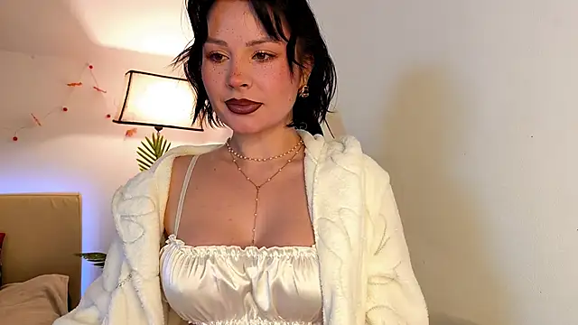 Snapshot of Me-Dea chatting on November 16, 7:13 am Me-Dea online show from November 16, 7:13 am