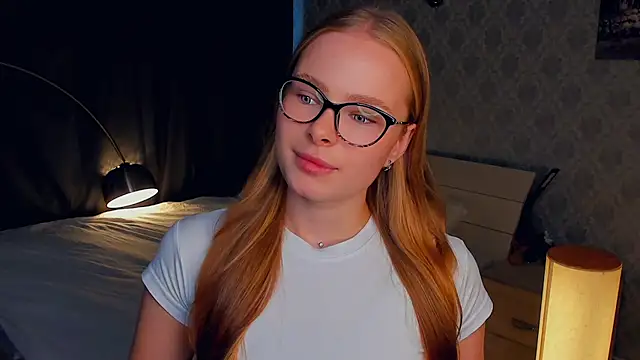 Snapshot of LibbyVenzeio chatting on October 19, 7:22 am LibbyVenzeio online show from October 19, 7:22 am