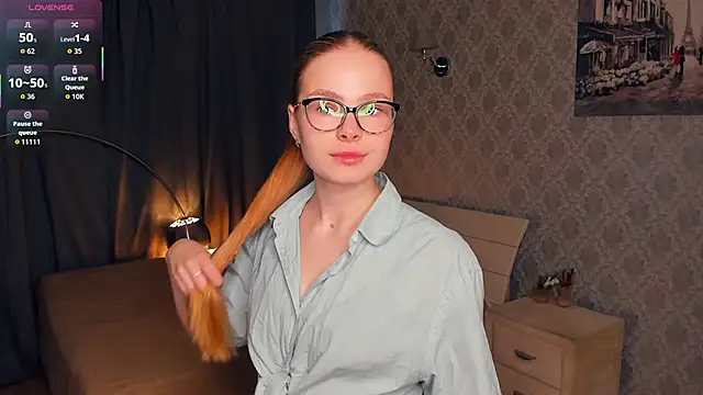 Snapshot of LibbyVenzeio chatting on November 19, 7:08 am LibbyVenzeio online show from November 19, 7:08 am