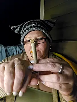 Snapshot of Budd_Bunney chatting on October 25, 1:16 am Budd Bunney online show from October 25, 1:16 am