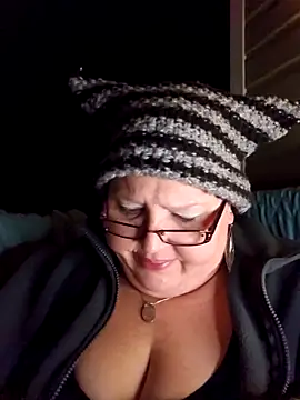 Snapshot of Budd_Bunney chatting on November 6, 12:14 am Budd Bunney online show from November 6, 12:14 am