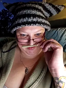 Snapshot of Budd_Bunney chatting on November 4, 10:57 pm Budd Bunney online show from November 4, 10:57 pm