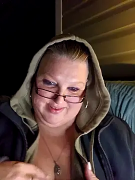 Snapshot of Budd_Bunney chatting on November 1, 12:28 am Budd Bunney online show from November 1, 12:28 am