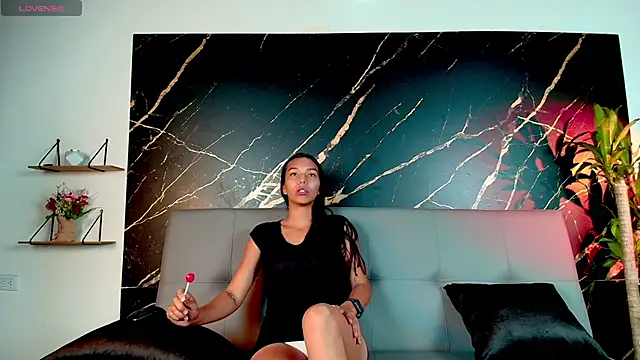 roxy blake  online show from October 1, 2:10 pm