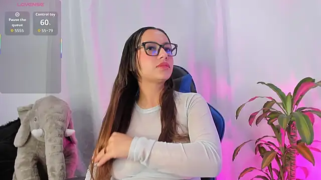 aleaa x online show from November 18, 1:32 am