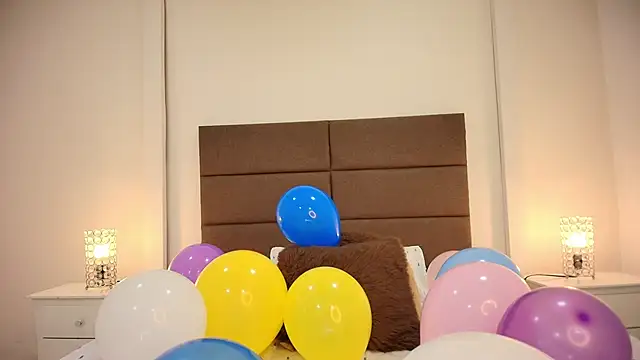 Snapshot of NatashaTaylor chatting on October 18, 7:21 am NatashaTaylor online show from October 18, 7:21 am