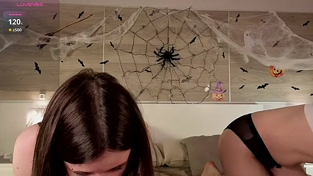 JoyeGracey online show from November 1, 2:33 pm