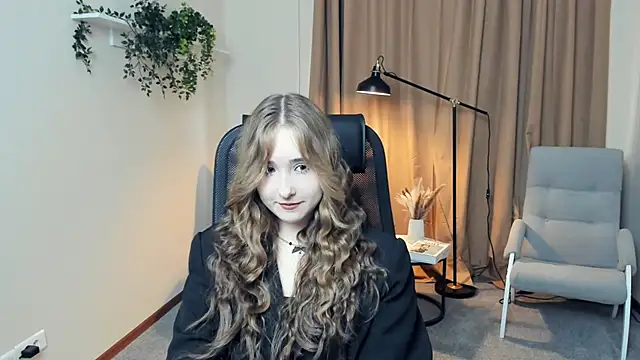 Snapshot of EasterMurry chatting on October 7, 9:54 am EasterMurry online show from October 7, 9:54 am