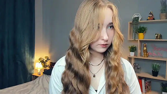 Snapshot of EasterMurry chatting on October 26, 8:37 am EasterMurry online show from October 26, 8:37 am