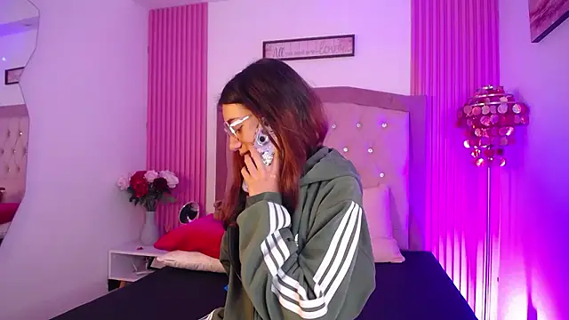 MarinetteLux online show from March 10, 5:28 pm