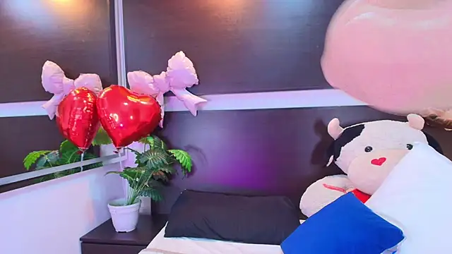 Cammi wagner online show from April 1, 8:06 pm